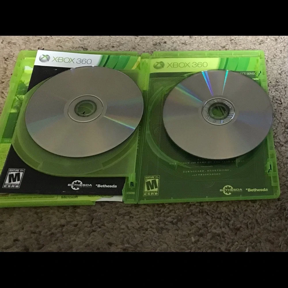 XBOX 360 Skyrim video game